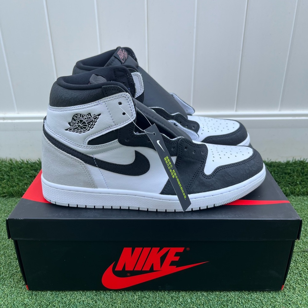 Jordan 1 Retro High OG Nike Black and White High-Top